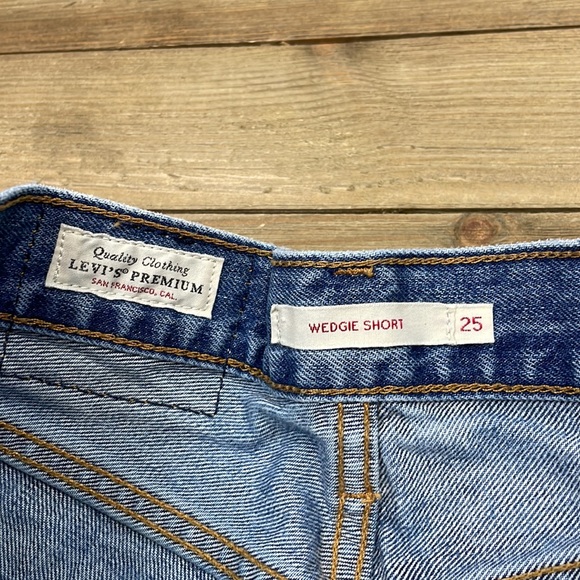 Levi's Wedgie Medium Wash Distressed Shorts - Picture 4 of 5